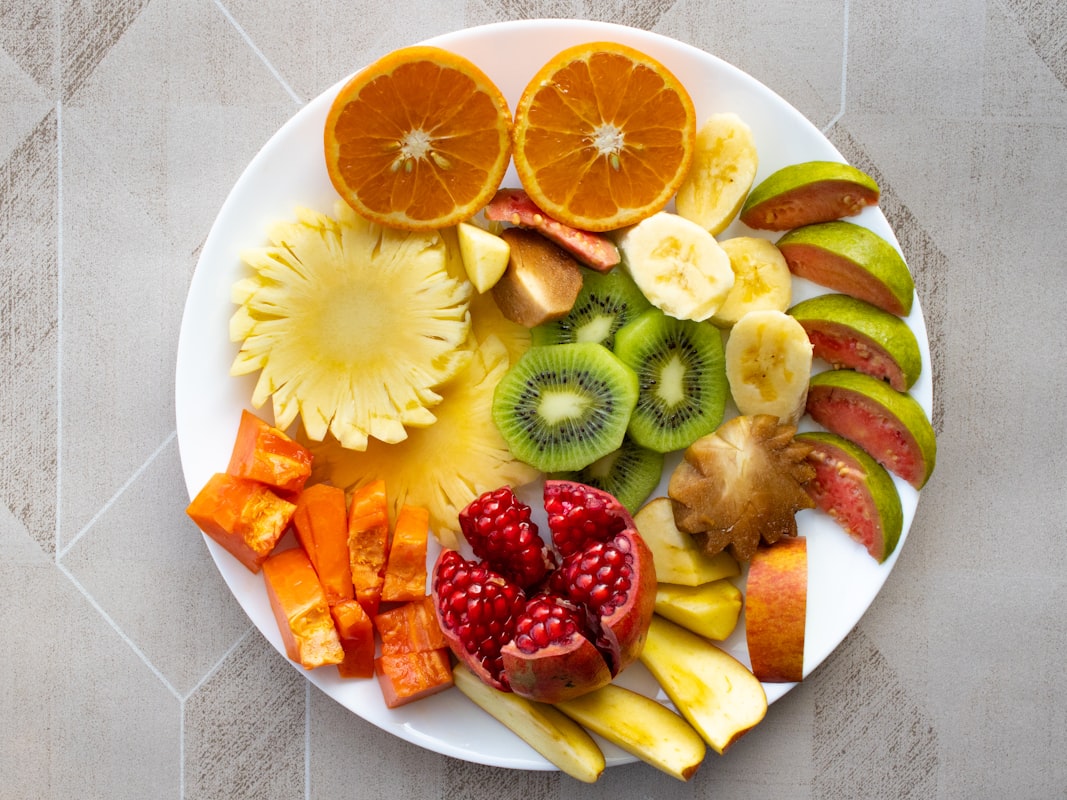 Smoothie buah-buahan segar untuk sarapan
